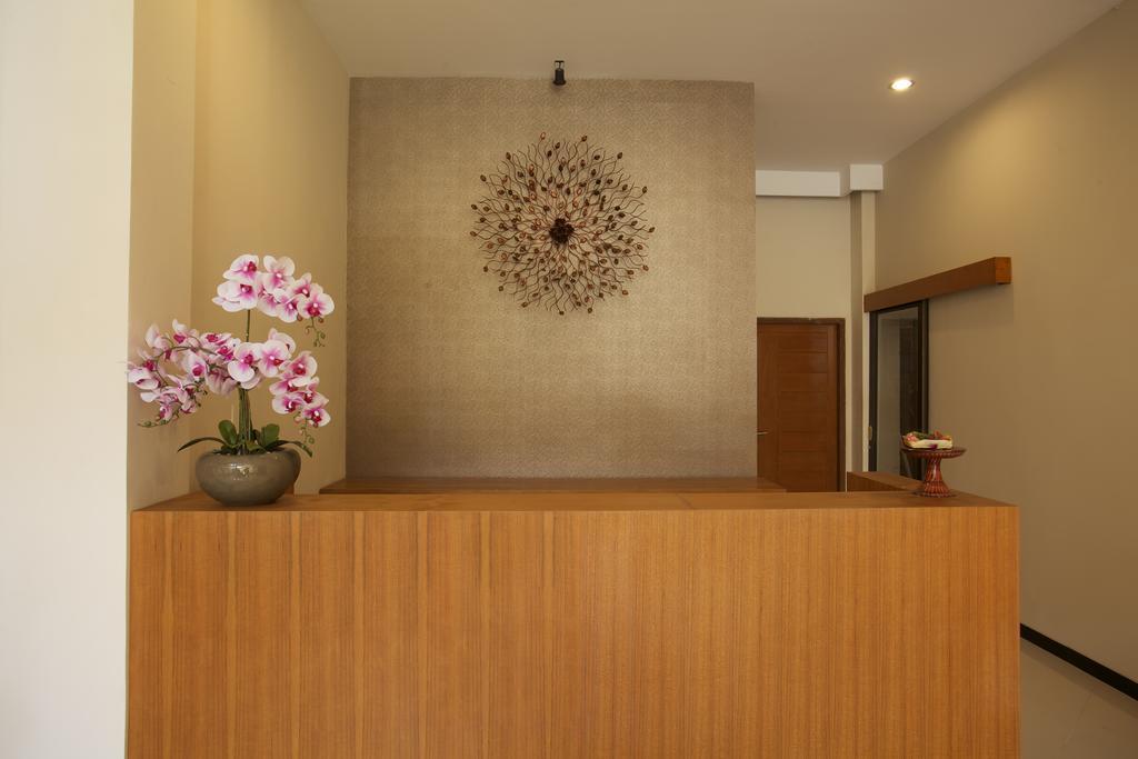 Kuta Suci Guesthouse Exterior foto